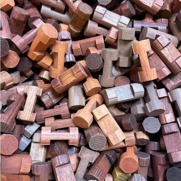 Lincoln Logs Vintage Lot 16 One Single Notch Wooden Building Blocks Round Logs - Picture 3 of 4